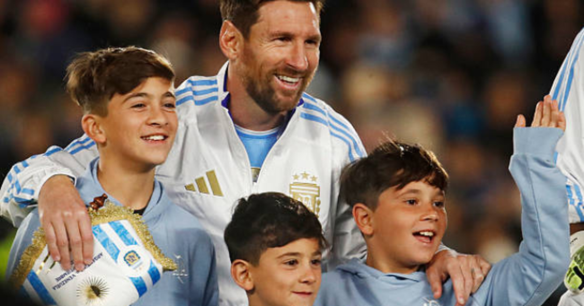 Argentina mơ về viễn cảnh Messi và Thiago cùng thi đấu tại World Cup 2030