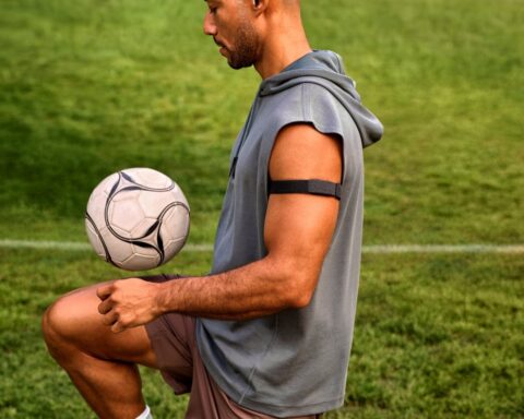 Garmin ra mắt vòng đeo tay thông minh không màn hình: Siêu nhẹ, thời lượng pin lên đến 10 ngày