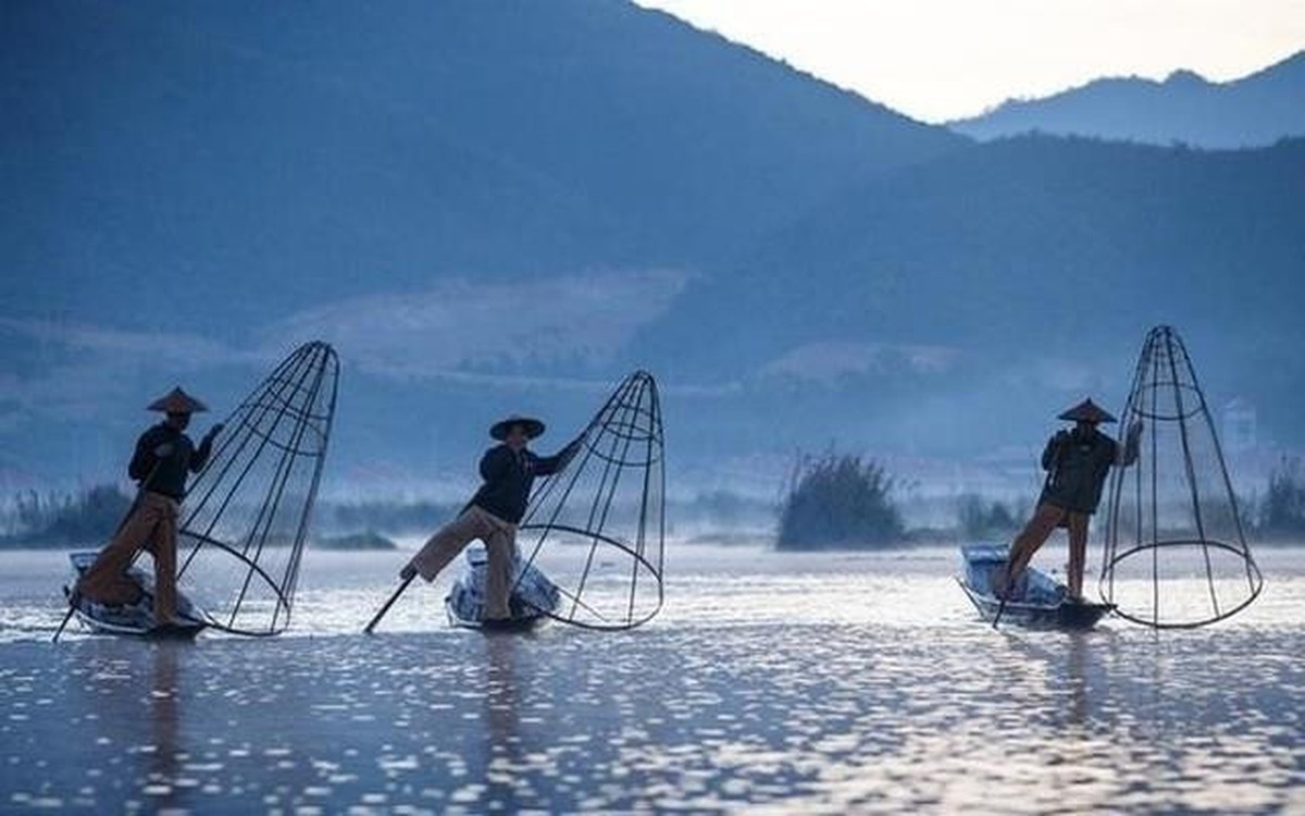 Tự doanh CTCK “xuống tiền” mua mạnh trong phiên VN-Index rơi 62 điểm, tung hơn 200 tỷ gom một mã ngân hàng