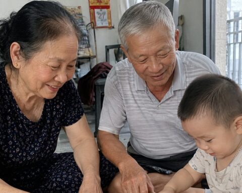 Nghiên cứu phát hiện: Trong 4 người ông bà nội, ông bà ngoại, đây là người có ảnh hưởng lớn nhất đến cuộc đời cháu!