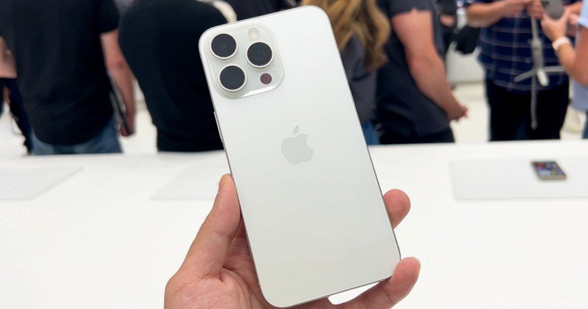 iPhone 17 rớt giá mạnh, một chiếc iPhone cũ lại đang tăng