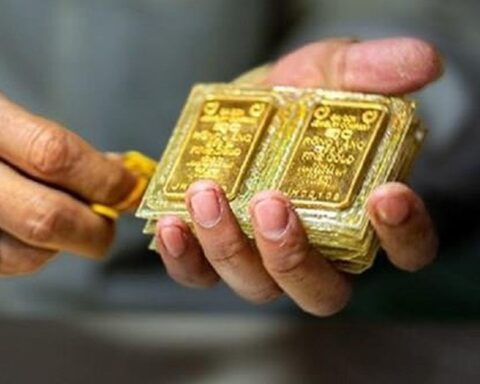 Rút sổ tiết kiệm để mua vàng, nhiều người lỗ đậm