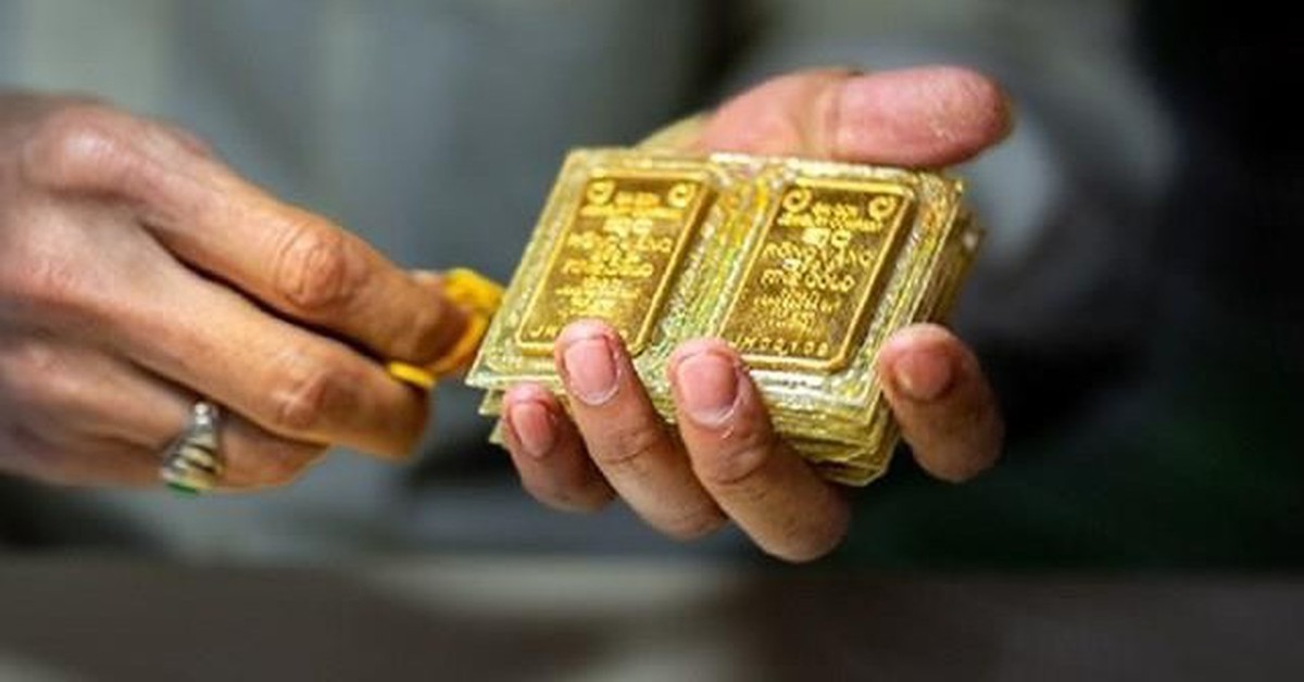 Rút sổ tiết kiệm để mua vàng, nhiều người lỗ đậm