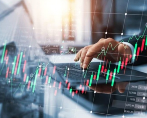 Khối ngoại “xả hàng” trong phiên VN-Index mất mốc 1.700 điểm