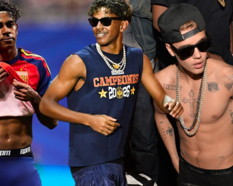 Lamine Yamal lộ hết vòng 3, khiến quần lót cháy hàng, tưởng mình là Justin Bieber hay sao?