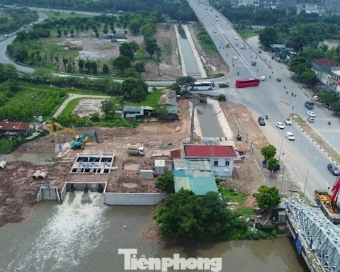 ‘Giải cứu’ Đại lộ Thăng Long thoát ngập