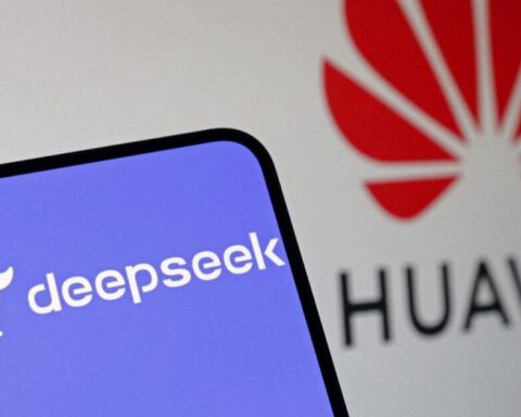 CEO DeepSeek tuyên bố trong cuộc họp kín: Hệ sinh thái NVIDIA sẽ lỗi thời trong một năm, Huawei đã sẵn sàng thay thế