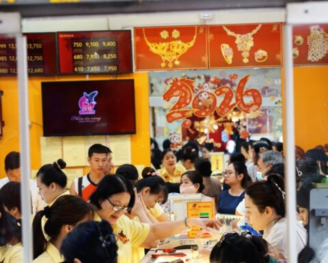 Cảnh tượng lạ tại tiệm vàng Mi Hồng ở TP.HCM sau nhiều phiên giá vàng giảm mạnh