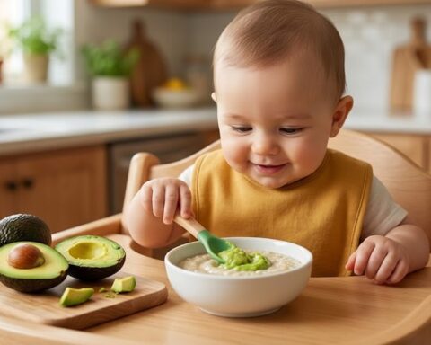 Cho trẻ ăn một thìa bơ trước khi ngủ có giúp ngủ xuyên đêm?