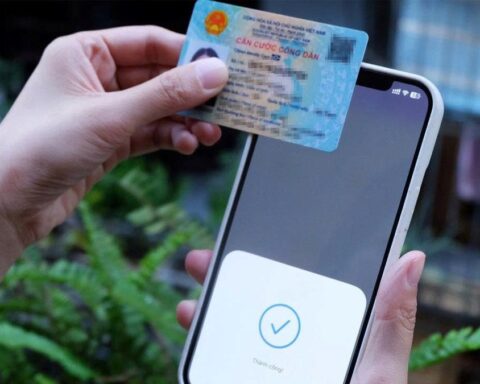 Đặt CCCD lên màn hình điện thoại, phát hiện tài khoản tự động chuyển khoản 585 triệu đồng: Người phụ nữ ở Hà Nội báo công an
