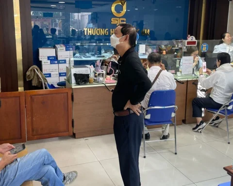 Nhìn lại một tuần ‘chao đảo’ thị trường kim cương, vàng bạc