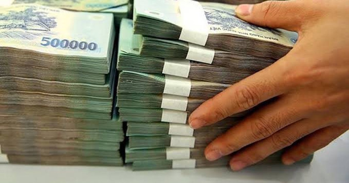 Có 2 tỷ gửi ngân hàng, mỗi tháng bạn nhận được bao nhiêu tiền lãi?