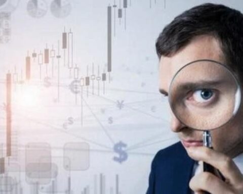 VN-Index có thể còn nhịp “rũ bỏ” trước khi hướng lên 1.800 điểm, nhiều cổ phiếu về vùng định giá hiếm thấy với P/E chỉ 4-8 lần