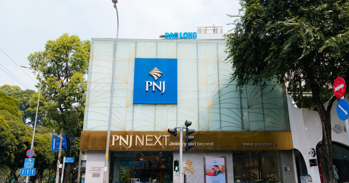 PNJ trải qua 20 ngày chưa từng có: Mua lại lượng hàng trị giá 5.900 tỷ đồng, gấp 3,7 lần doanh thu