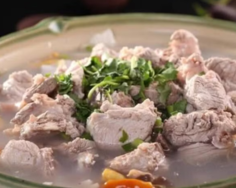 Hầm thịt nên dùng nước nóng hay lạnh?