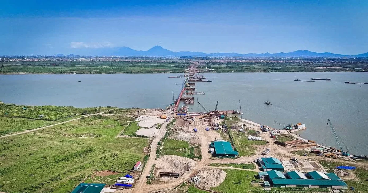 Tiến độ thi công 7 cây cầu vượt sông Hồng ra sao?
