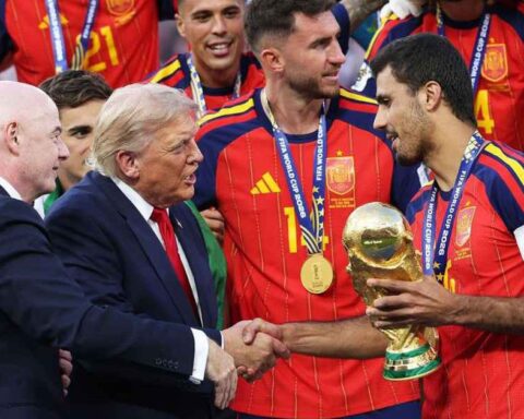 UEFA dọa tẩy chay World Cup