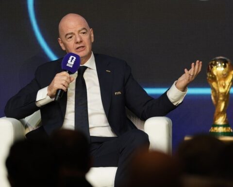 FIFA tính bán cổ phần World Cup để huy động hàng tỷ USD, UEFA nổi giận