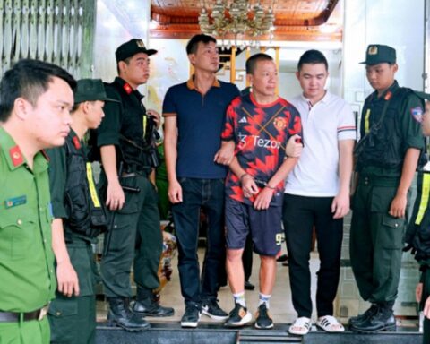 Thu giữ 2 điện thoại, 65 triệu đồng tiền mặt cùng 15 chỉ vàng: Bắt “trùm giang hồ” nổi tiếng liên quan đến đường dây 1.200 tỷ đồng