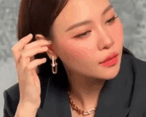 Người phụ nữ dân tộc Tày khiến Cường Đô La si mê gần 10 năm: Mỹ nhân gợi cảm cao 1m76, style không phô mà vẫn nổi
