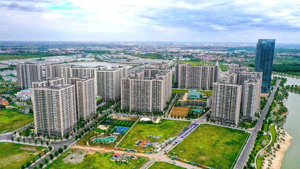 Loạt “ông lớn” Masterise Homes, MIK Group… trong cuộc đua “bung hàng”