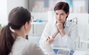 Nhận biết bệnh phụ khoa thường gặp qua màu dịch âm đạo