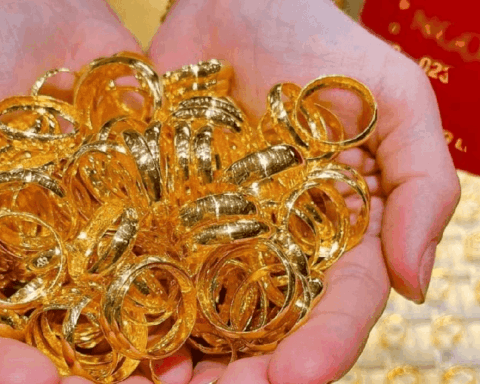 Giá vàng nhẫn trơn, vàng miếng chiều 31/7 bất ngờ quay đầu
