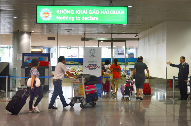 Cảnh báo đặc biệt với những người hay chụp ảnh tại sân bay - Ảnh 3.