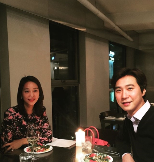 Hóa ra "anh sếp showbiz” và vợ bác sĩ đã chia tay từ 2 năm trước mà cả nước không ai hay biết- Ảnh 1.