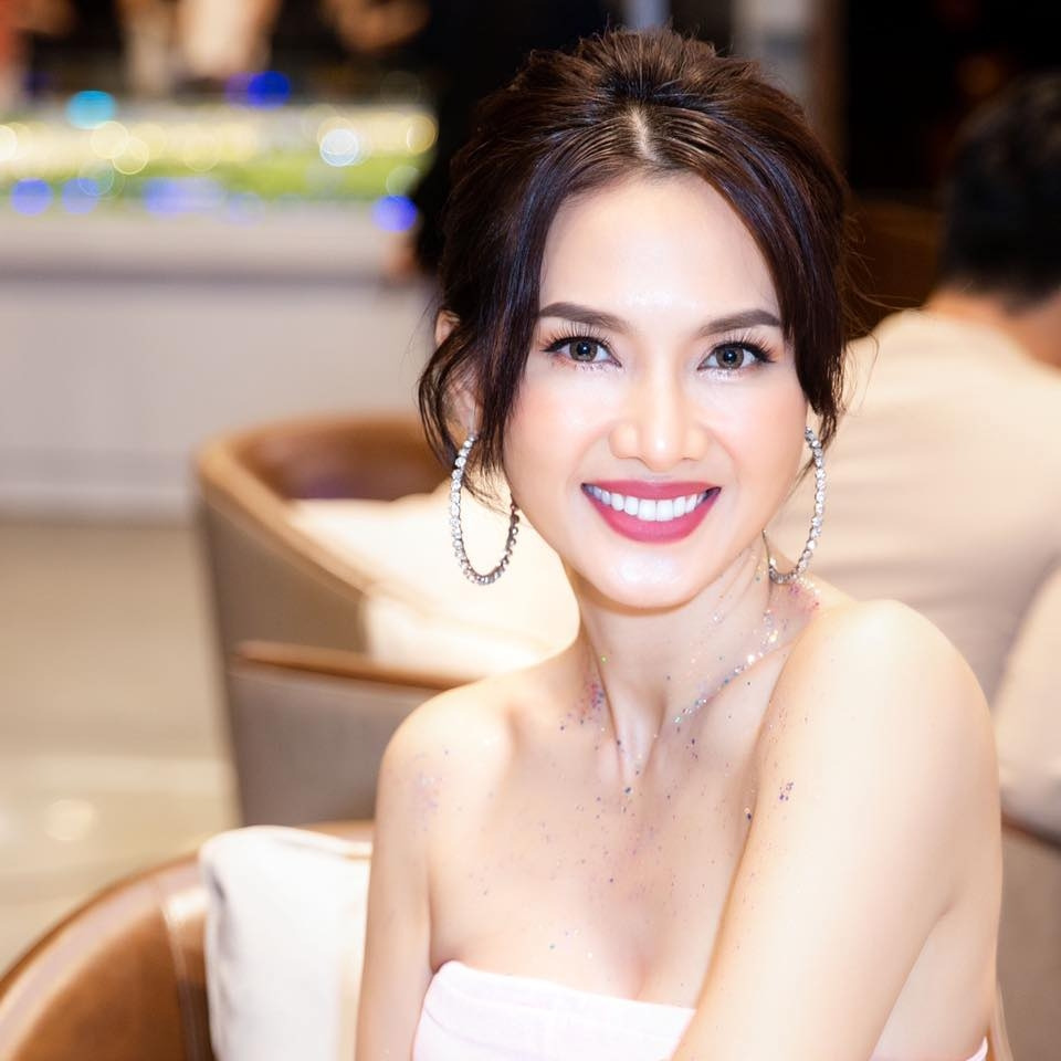 Danh xưng “bà chúa visual” chỉ dành cho đúng 1 người ở Việt Nam: Đẹp quá thể đáng, tình đầu không phải chị thì là ai- Ảnh 5.