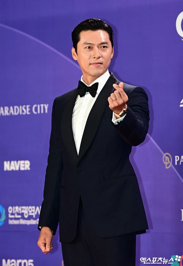 Hyun Bin - Kim Woo Bin đại náo Rồng Xanh 2026: Đẹp trai đến mức nhìn như tượng tạc, Son Ye Jin vắng bóng- Ảnh 3.