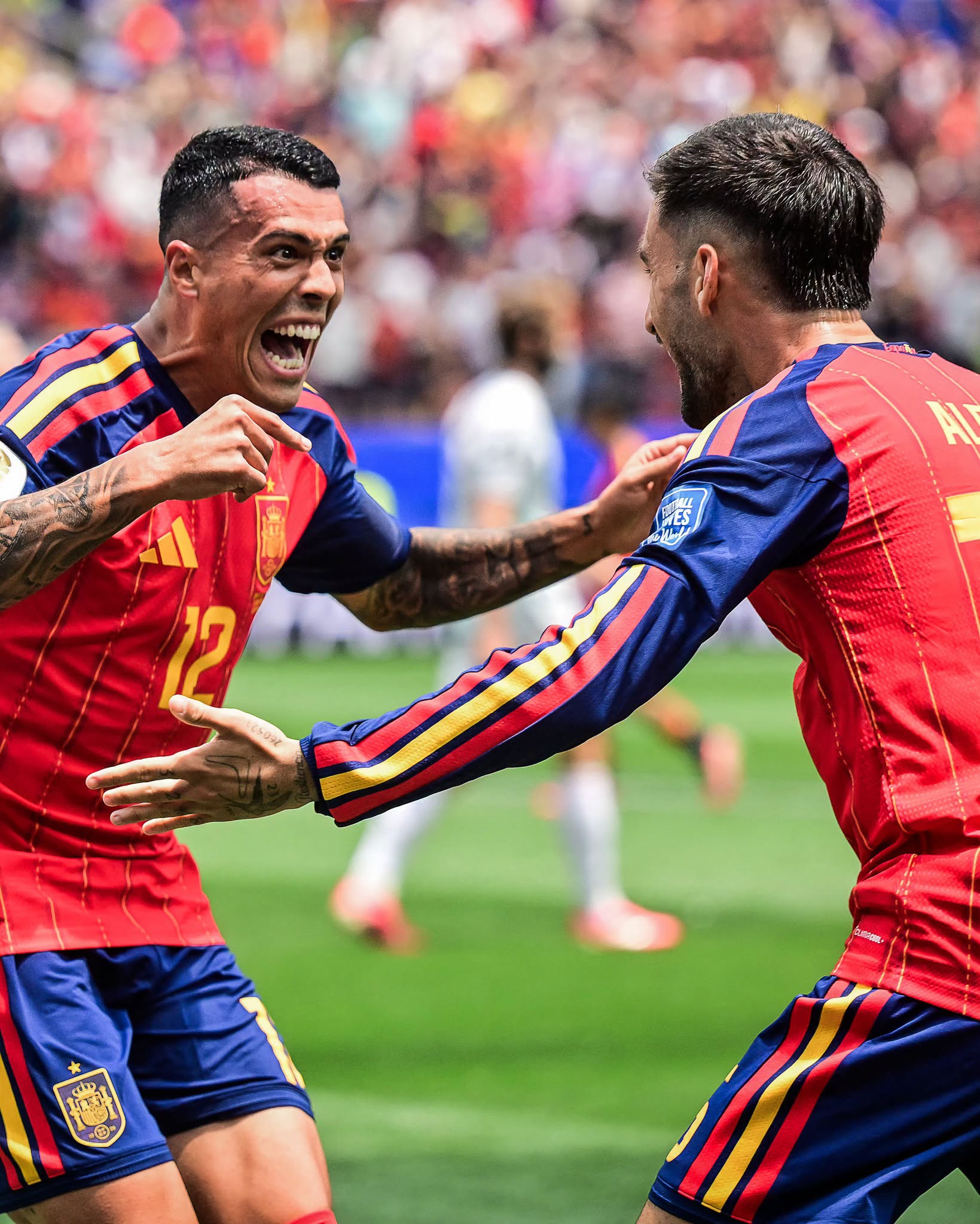 Tây Ban Nha đè bẹp Áo 3-0, chấm dứt 16 năm chờ đợi ở vòng knock-out World Cup - Ảnh 7.