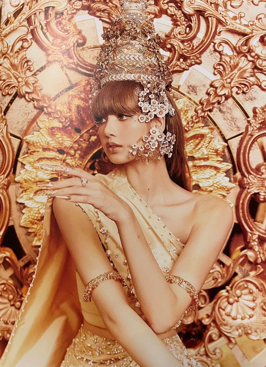 Vàng không bao giờ xuống giá là vàng ở trên người Lisa (BLACKPINK)- Ảnh 8.