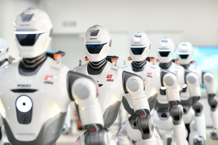 Mỹ cấm robot hình người Trung Quốc, cuộc chiến AI bước sang mặt trận mới- Ảnh 1.
