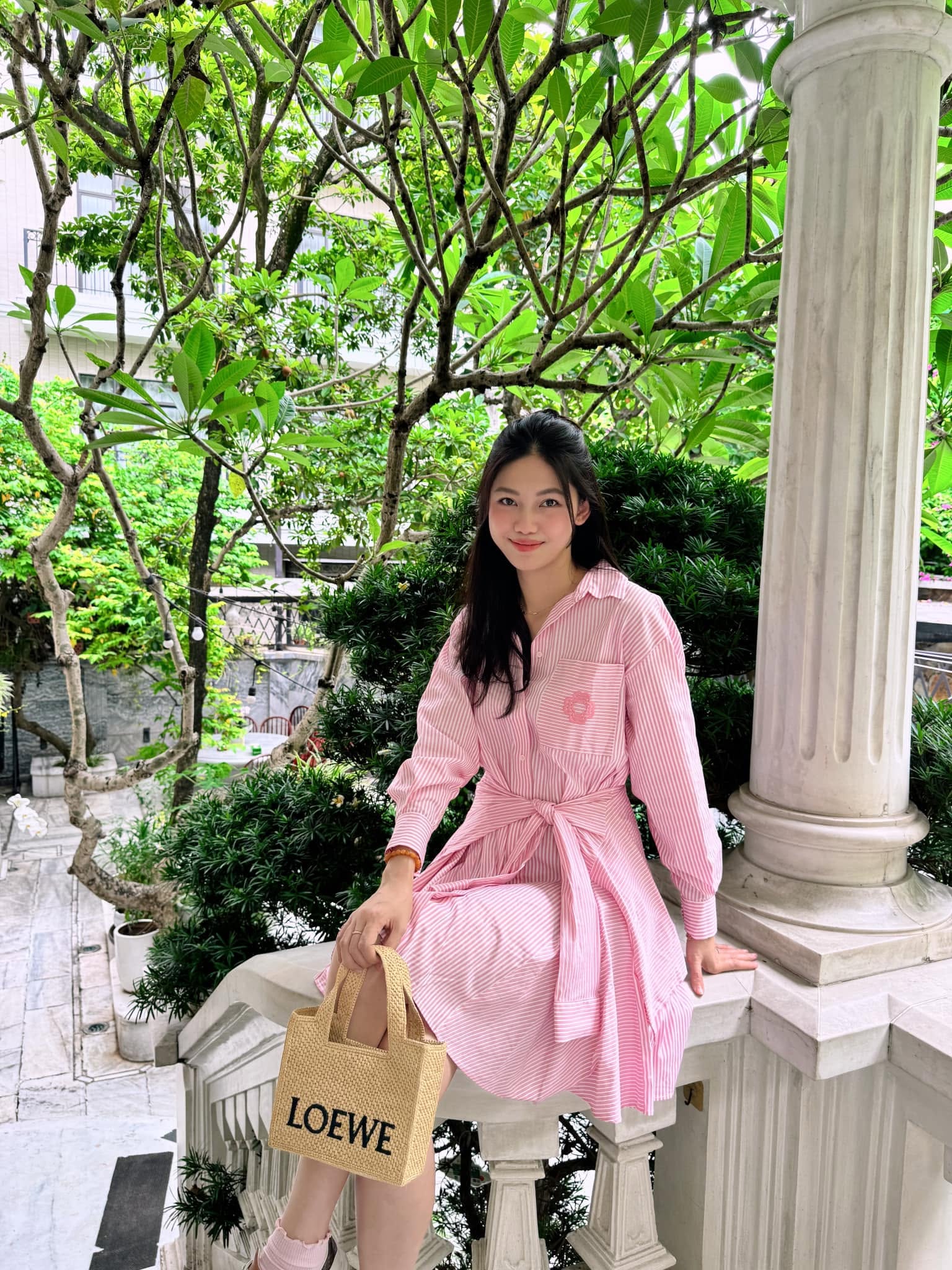 Mỹ nhân che mặt ngồi trong Rolls-Royce: Bỏ hết hào quang showbiz gả vào nhà hào môn, giờ sống trong biệt thự trắng xa hoa giữa Hà thành- Ảnh 6.
