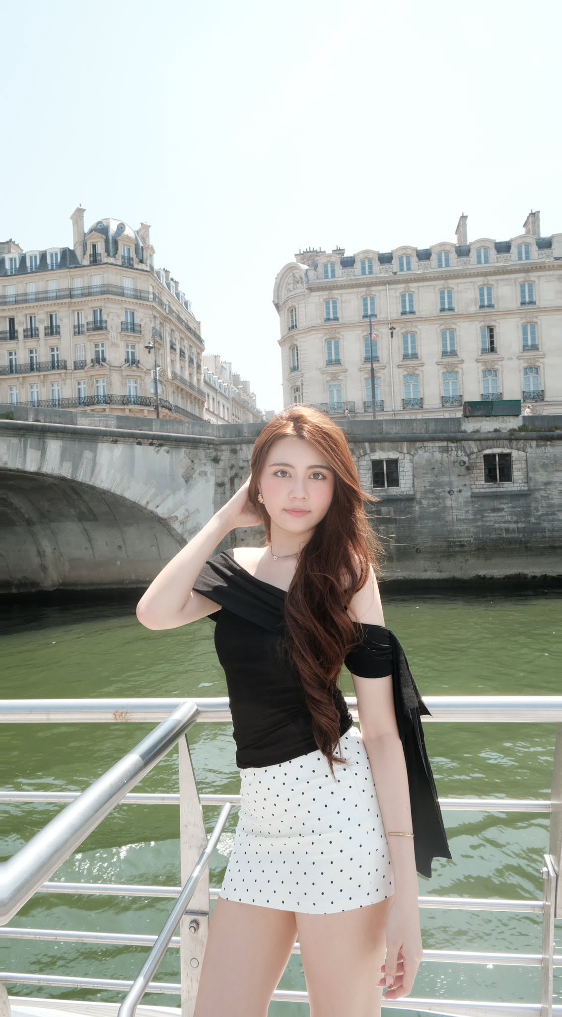Tiểu công chúa showbiz vừa tròn 18 tuổi: Visual nở rộ như hoa, gu mặc cũng "trổ mã", đẹp đến khó rời mắt - Ảnh 13.