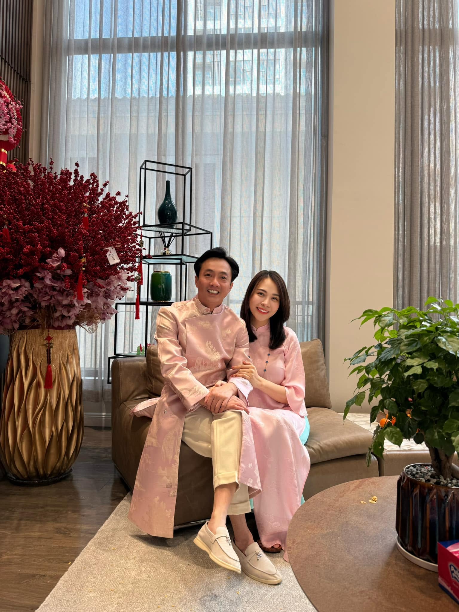 Người phụ nữ dân tộc Tày khiến Cường Đô La si mê gần 10 năm: Mỹ nhân gợi cảm cao 1m76, style không phô mà vẫn nổi- Ảnh 2.