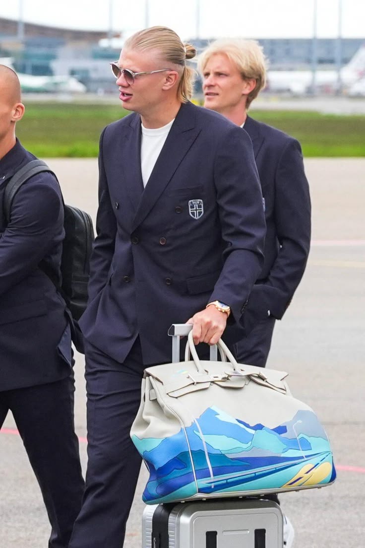 Phát hiện Haaland chơi Hermès Birkin cũng chỉ vì vợ con- Ảnh 4.