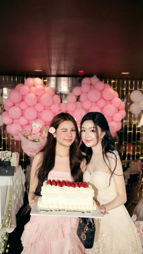 Sinh nhật trên du thuyền sang chảnh của Hạt Dẻ - ái nữ MC Quyền Linh- Ảnh 3.