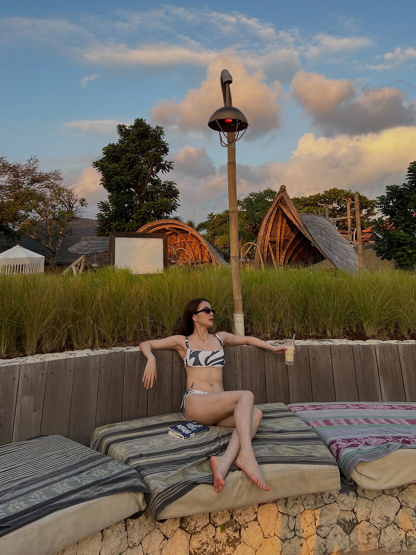 Nắng nóng cũng không bằng dàn mỹ nhân "đua bikini": Phương Ly - Văn Mai Hương đọ body hừng hực, nín thở chờ 1 "con tướng" - Ảnh 4.