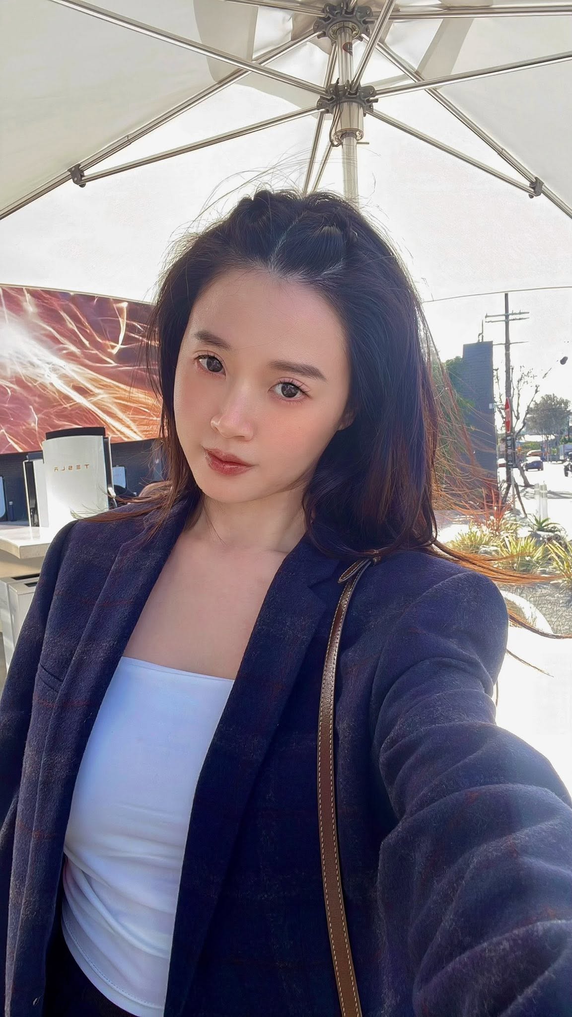 Vợ thiếu gia công ty nhựa Duy Tân xuất hiện với mặt mộc, đời thực có xứng danh "mỹ nhân không tuổi"? - Ảnh 8.