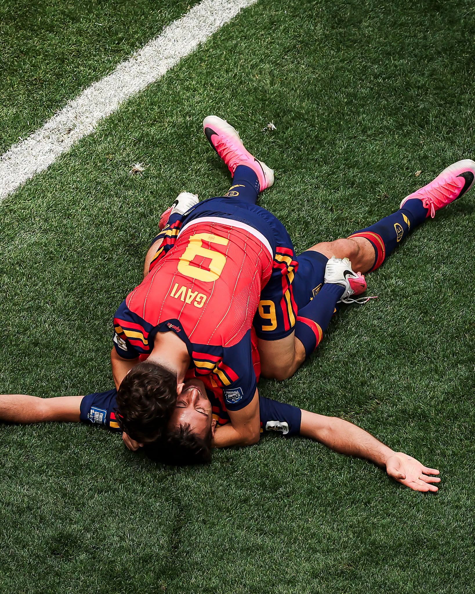 Tây Ban Nha đè bẹp Áo 3-0, chấm dứt 16 năm chờ đợi ở vòng knock-out World Cup - Ảnh 6.