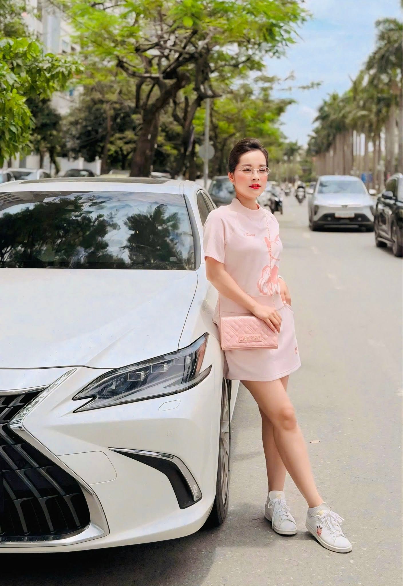 Nàng "Vàng Anh" đình đám 40 tuổi thành đại úy công an, ngày càng đẹp gợi cảm, mạnh mẽ vượt biến cố- Ảnh 5.