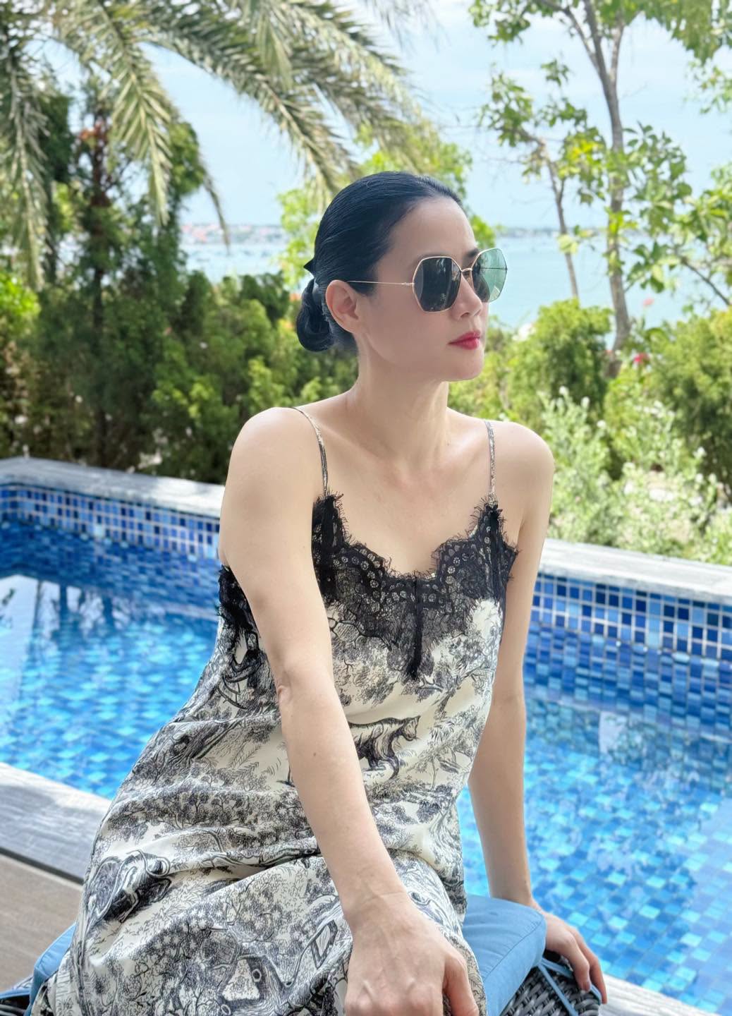 Bạn thân 20 năm của Tăng Thanh Hà xuất hiện: Mỹ nhân U50 mặt sắc, dáng sang, không thể nghèo nổi- Ảnh 6.