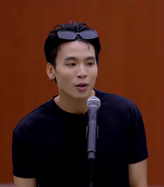 Mỹ nam U40 hot nhất Việt Nam lúc này: Cứ xuất hiện là viral, mặc càng đơn giản càng đẹp- Ảnh 3.