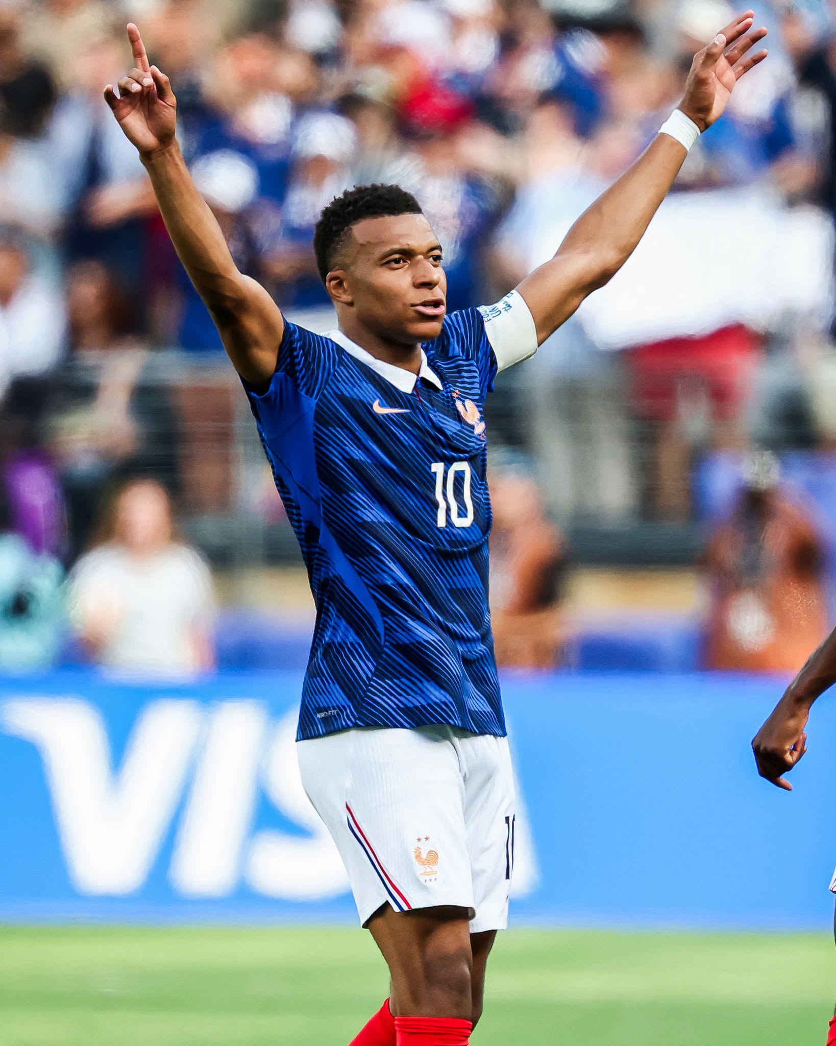 Từ cú nổ lịch sử tại World Cup 2026 đến đại sứ Dior: Giải mã sức hút vô tiền khoáng hậu của 
