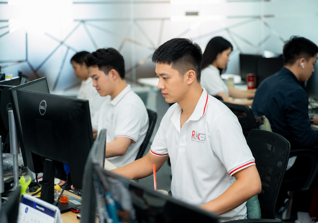 Chủ tịch doanh nghiệp công nghệ Việt đặt mục tiêu IPO tại Nhật Bản: 'Cụm từ lao động giá rẻ không còn đúng với kỹ sư trong nước'- Ảnh 2. Chủ tịch doanh nghiệp công nghệ Việt đặt mục tiêu IPO tại Nhật Bản: 'Cụm từ lao động giá rẻ không còn đúng với kỹ sư trong nước'- Ảnh 2.