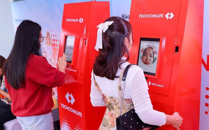 Techcombank rót thêm 2.400 tỷ đồng vào Techcom Life sau khi bứt tốc thị phần phí bảo hiểm