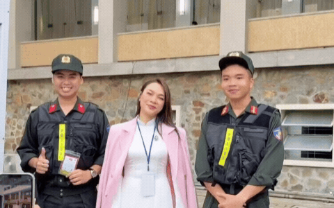 Mỹ Tâm tóc đen, áo dài trắng sáng bừng cả Dinh Độc lập, hình ảnh để đời tái hiện xuất sắc - Ảnh 7.