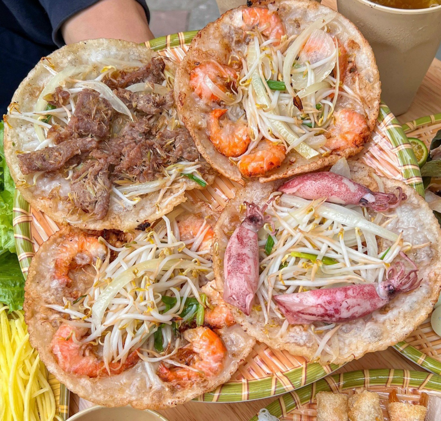 Chưa bao giờ du lịch miền Tây hot như hè năm nay: Ghe xuồng kẹt cứng ngắc, chú thím chèo mỏi tay - Ảnh 28.